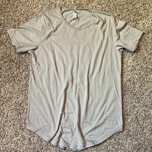 Bella Canvas Curved Hem Gray Tee. Size Medium